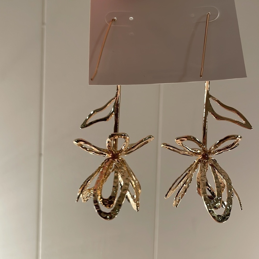 Natasha Gold Tone Upside Down Flower Pierced Hook Ear Rings - Picture 3 of 7